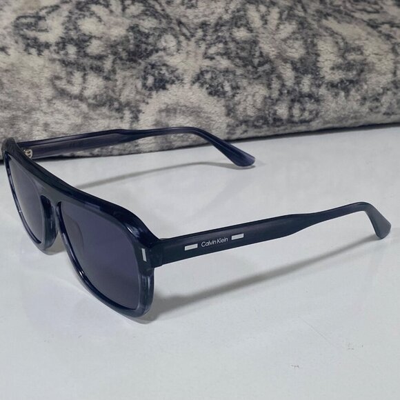NEW Calvin Klein Modern Aviator Sunglasses in Striped Blue Mens - Picture 3 of 5